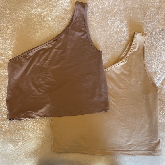 Shein Crop tops - Picture 3 of 4